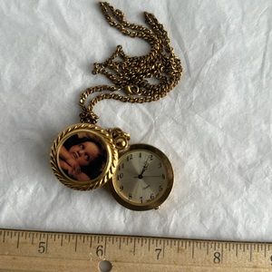 Seiko Pendant Watch Raphael Thinking Cherub Angel Gold Tone Pocket Locket Works